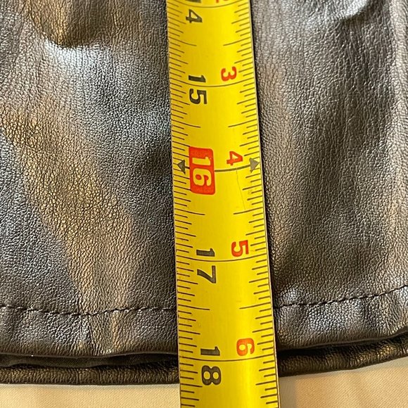 Ann Taylor Pleather Skirt size 0 - Picture 7 of 7